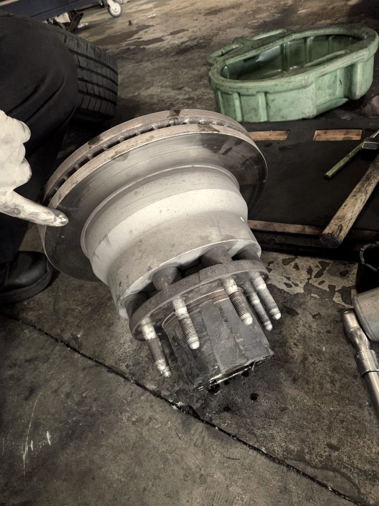 Hub and bearing work